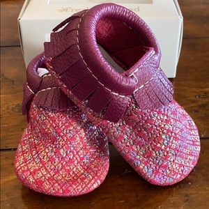 Freshly Picked Magenta Tweed Mini Sole Moccasin